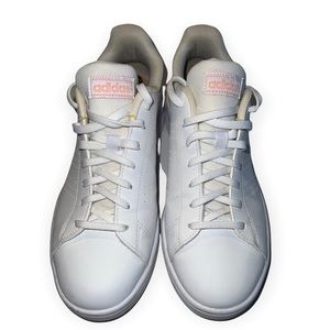 Woman’s Adidas Advantage Base Shoe size 8